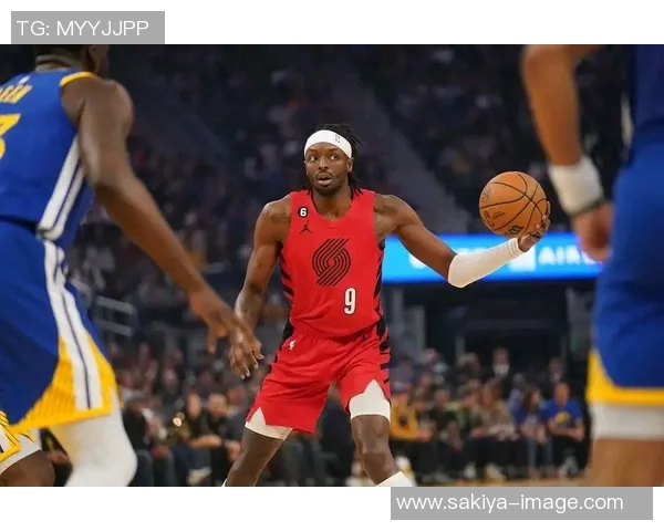 杰拉米格兰特的崛起与NBA赛场上的多面手角色分析