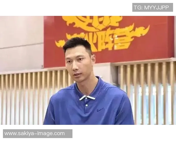 易建联的篮球传奇：从青涩少年到国家队核心的成长之路