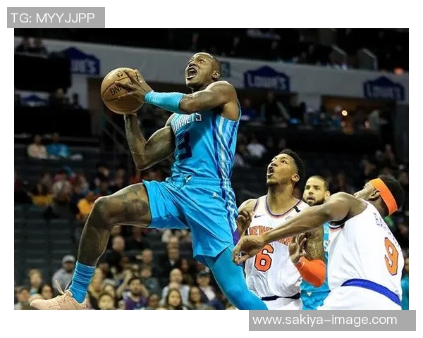 波特兰开拓者与夏洛特黄蜂的精彩对决分析与赛季展望