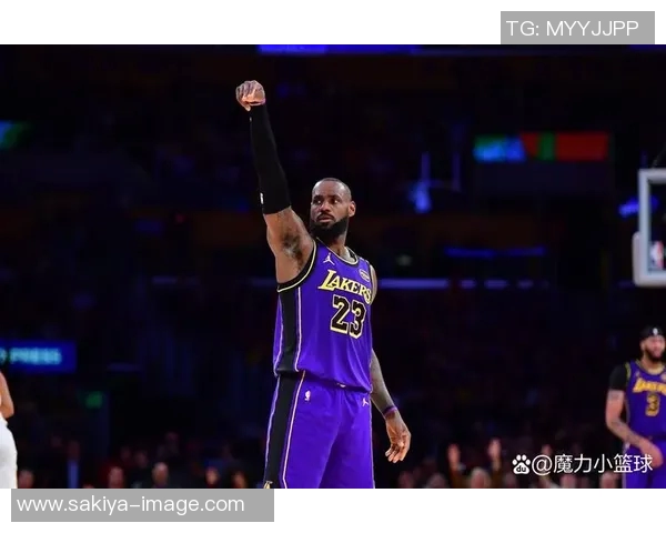 詹姆斯创历史新纪录成为首位4万分1万板1万助的篮球巨星