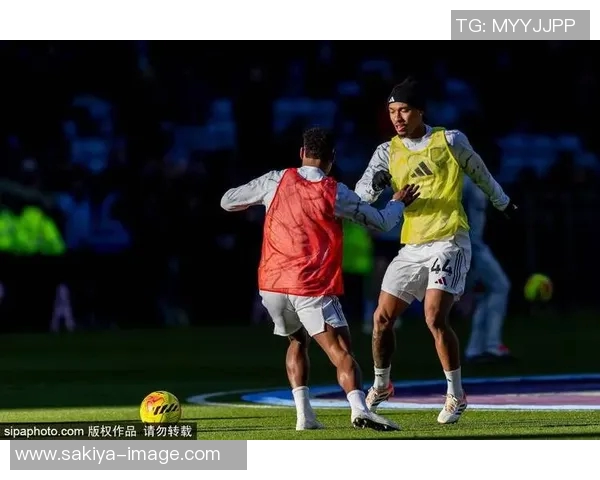 维拉与博尔顿精彩对决结果揭晓球迷热议比赛亮点与精彩瞬间